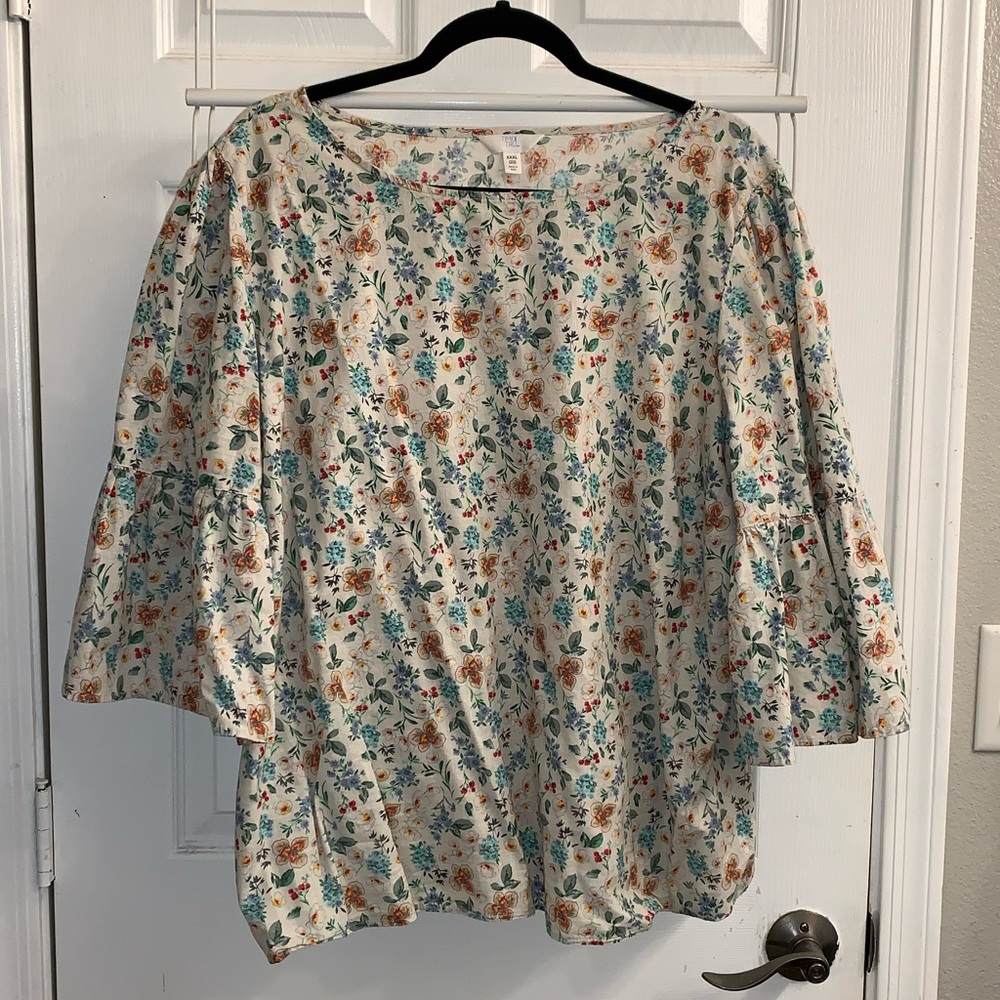 Time & Tru Floral Bell sleeve top